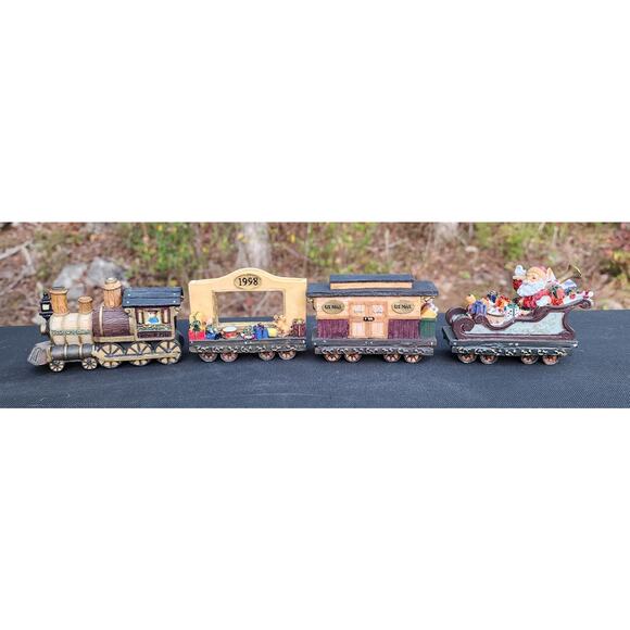 JC Penney Home Towne Express 1998 Christmas Train Cars Set of 4 - Picture 1 of 10